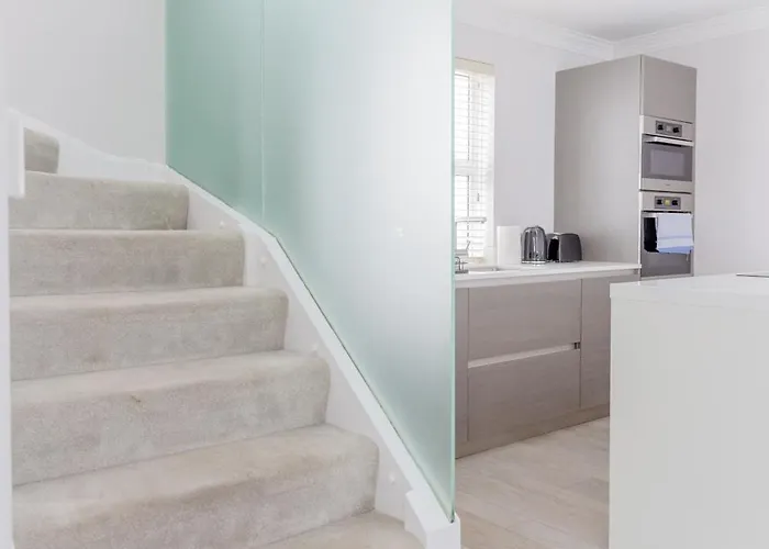 Hidden 2Bd Gem Opposite Hyde Park